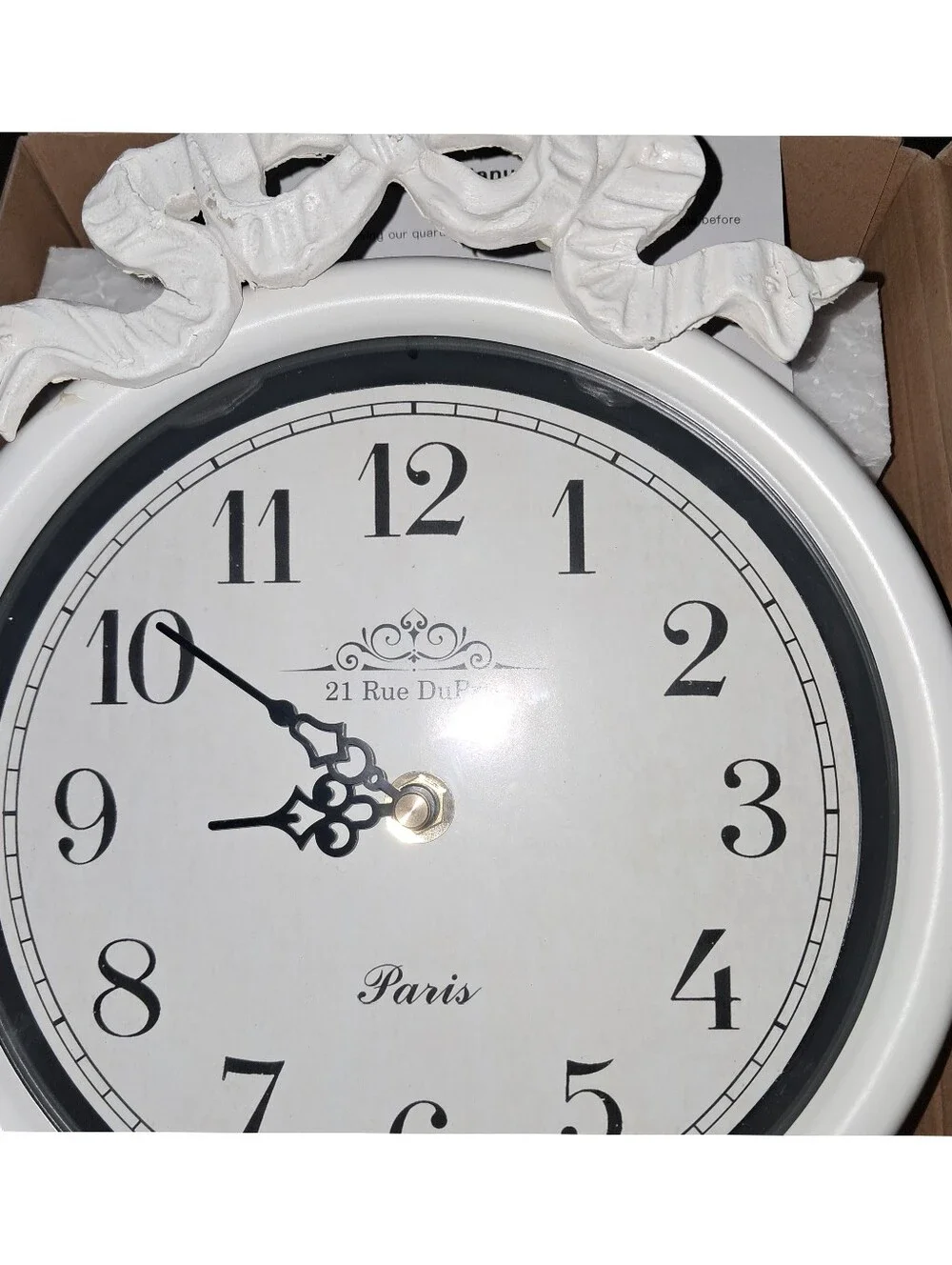 NWT French Country Shabby Chic Bow Decor Round Wall Clock In Off-White